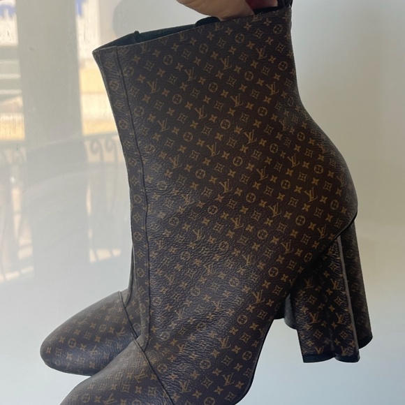 Louis Vuitton booties - Picture 3 of 3